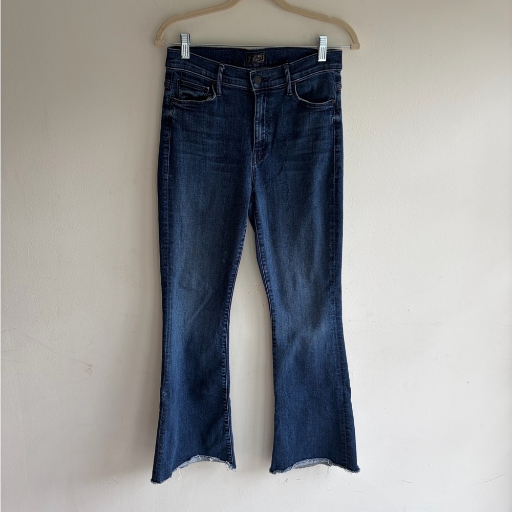 MOTHER The Weekender Fray Stretch Flare Jeans Size 28 - Picture 2 of 13